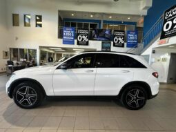 
										2020 Mercedes-Benz GLC300 Awd Suv full									
