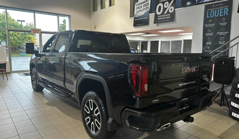 
								2023 GMC Sierra 1500 Crew Cab 4×4 At4 full									