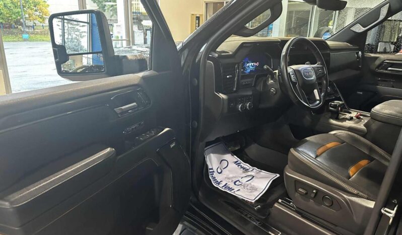 
								2023 GMC Sierra 1500 Crew Cab 4×4 At4 full									
