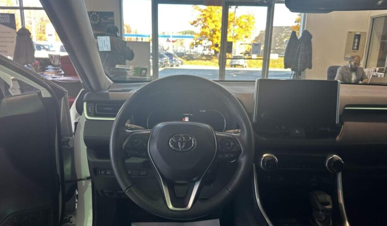 
								2023 Toyota RAV4 Xle Awd full									