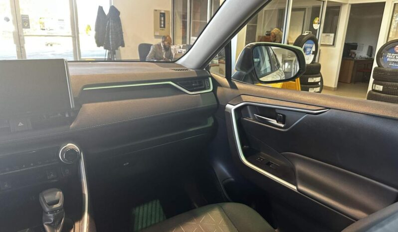 
								2023 Toyota RAV4 Xle Awd full									