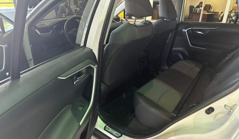 
								2023 Toyota RAV4 Xle Awd full									