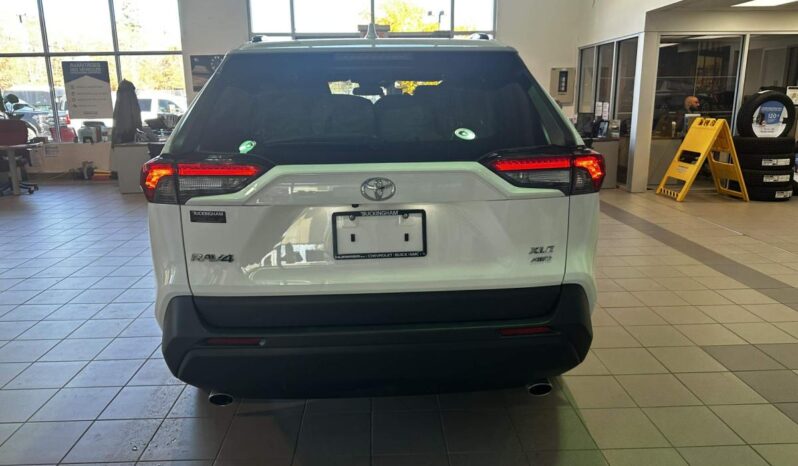 
								2023 Toyota RAV4 Xle Awd full									