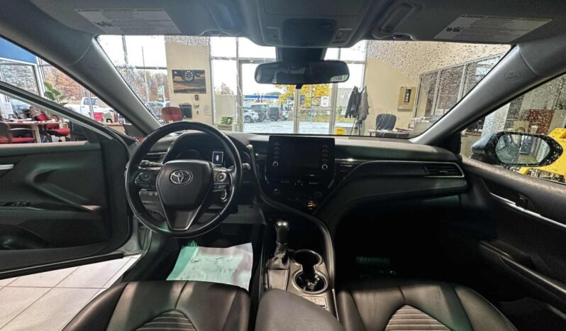 2024 Toyota Camry SE full