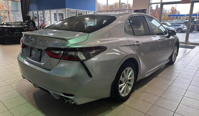 2024 Toyota Camry SE full