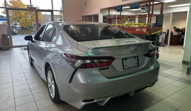 2024 Toyota Camry SE full
