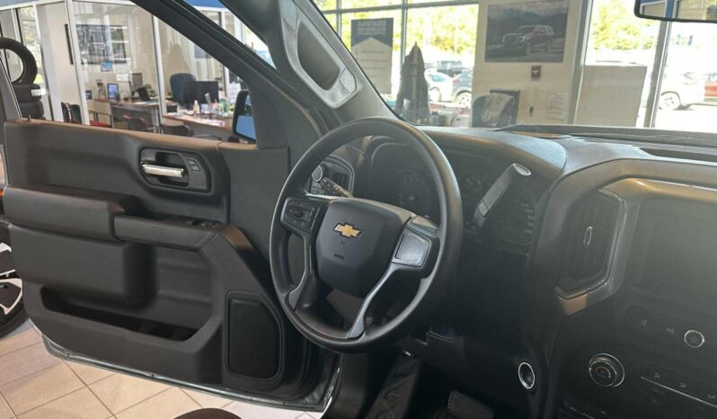 
								2025 Chevrolet Silverado 1500 Regular Cab Long Box full									