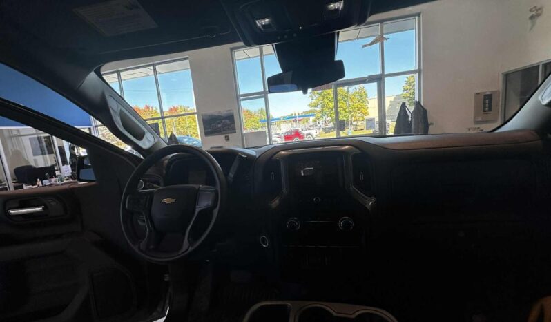 
								2025 Chevrolet Silverado 1500 Regular Cab Long Box full									