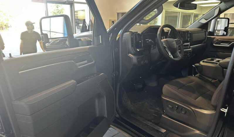 
								2026 Chevrolet Silverado 2500 4wd Crew Cab Long full									