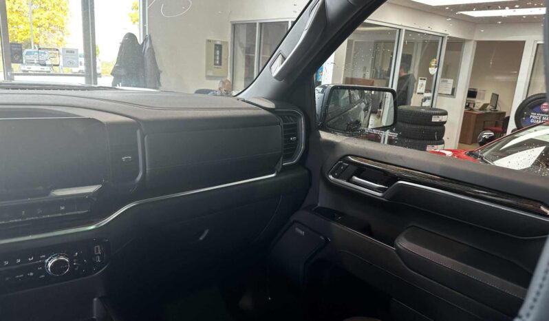 2026 GMC Sierra 1500 Crew Cab Standard full