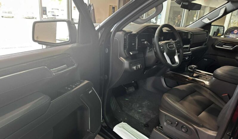 2026 GMC Sierra 1500 Crew Cab Standard full