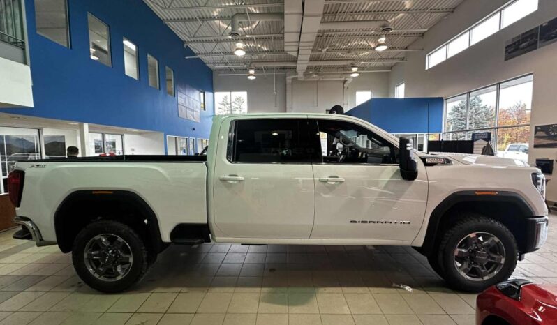 2026 GMC Sierra 2500 Crew Cab Standard full