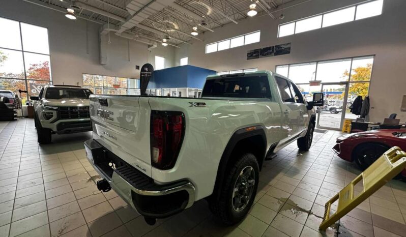 2026 GMC Sierra 2500 Crew Cab Standard full