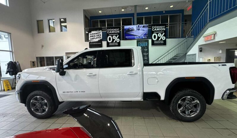 2026 GMC Sierra 2500 Crew Cab Standard full