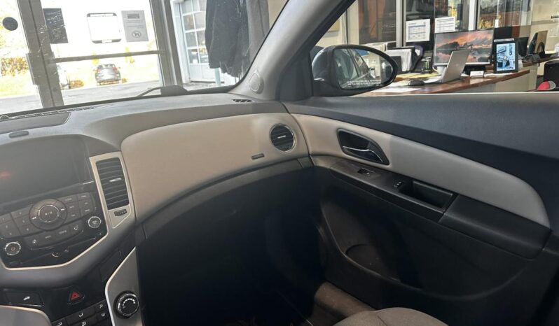 
								2015 Chevrolet Cruze Lt Turbo full									