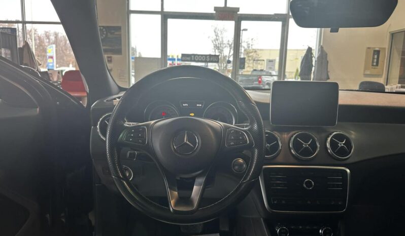 
								2016 Mercedes-Benz GLA250 Awd Suv full									