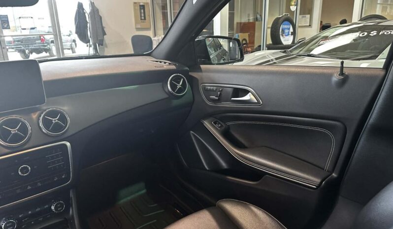 
								2016 Mercedes-Benz GLA250 Awd Suv full									