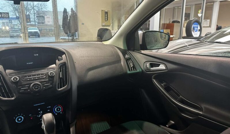 
								2017 Ford Focus Hatch Se full									