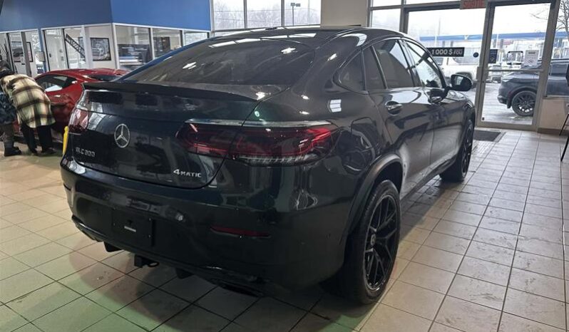 
								2023 Mercedes-Benz GLC 300 Awd Coupe full									