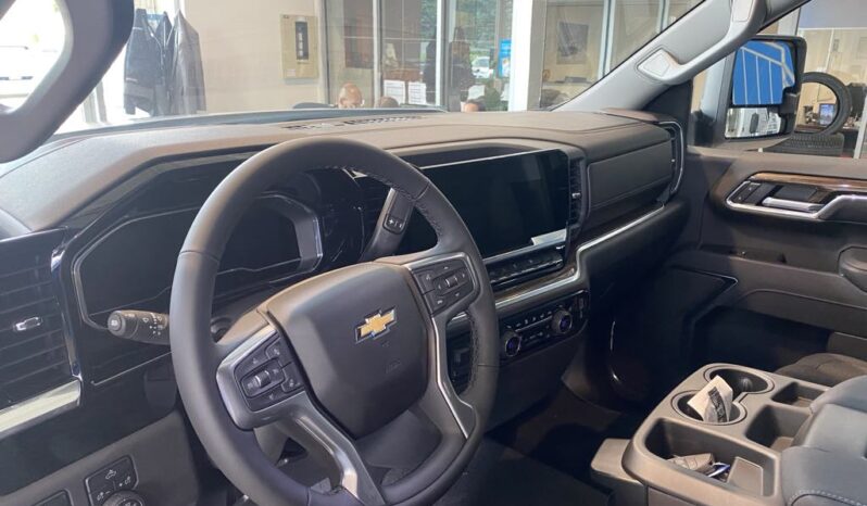 
								2025 Chevrolet Silverado 1500 Crew Cab Standard full									