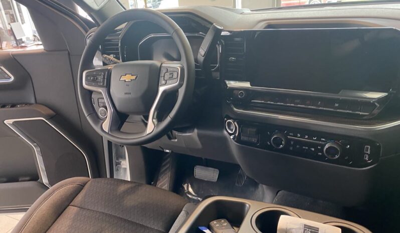 
								2025 Chevrolet Silverado 1500 Crew Cab Standard full									