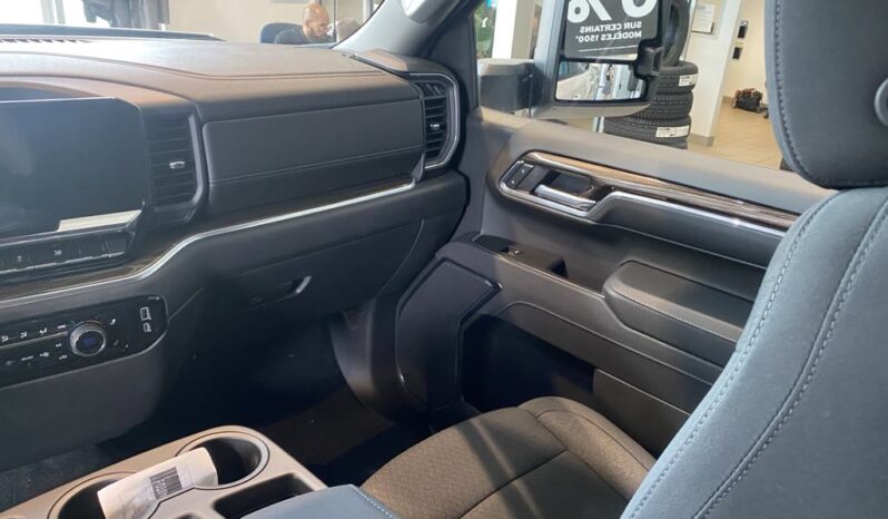 
								2025 Chevrolet Silverado 1500 Crew Cab Standard full									