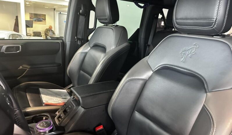 
								2025 Ford Bronco Outer Banks 4 Door full									