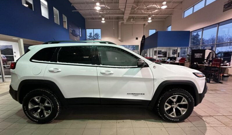 
								2015 Jeep Cherokee 4×4 Trailhawk full									