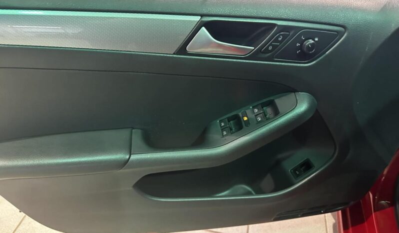 
								2015 Volkswagen Jetta Trendline Plus 2.0 full									