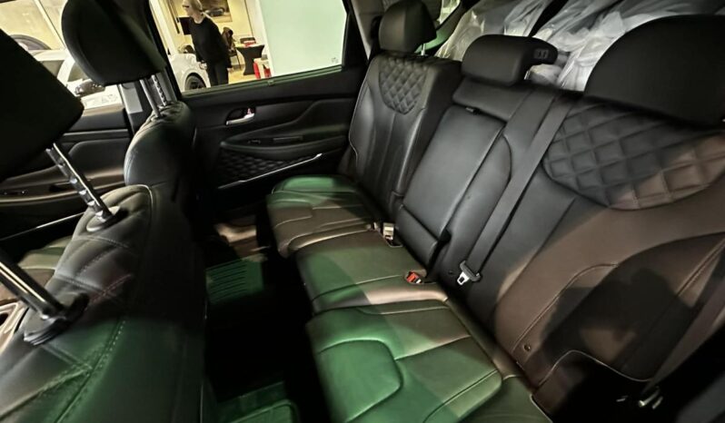 
								2022 Hyundai Santa Fe Plug-In Hybrid Luxury full									