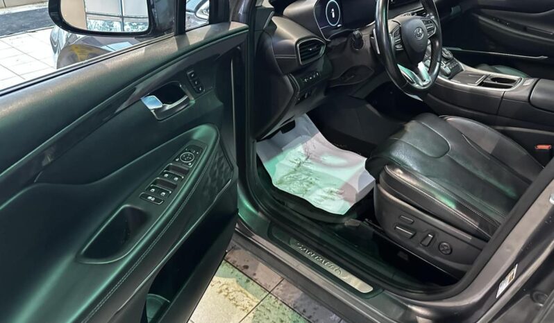 
								2022 Hyundai Santa Fe Plug-In Hybrid Luxury full									