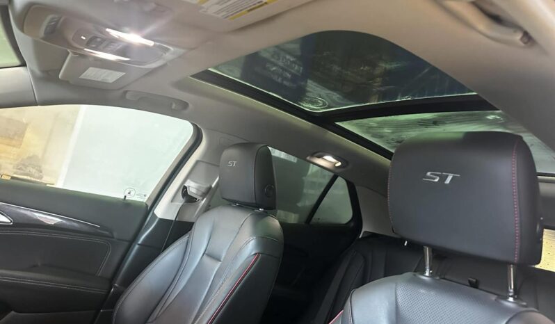 
								2023 Buick Envision Essence Awd full									