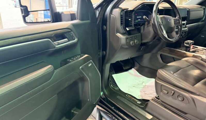 
								2022 Chevrolet Silverado 1500 Crew Cab 4×4 Lt full									