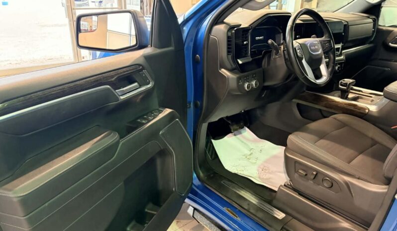 
								2023 GMC Sierra 1500 Elevation full									