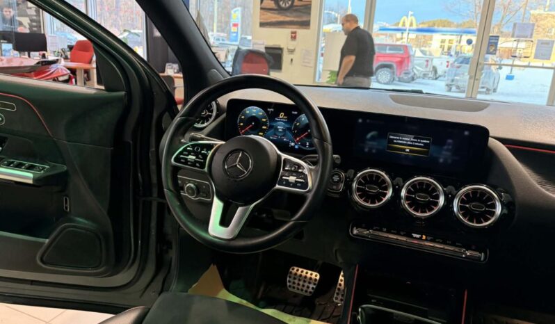 
								2023 Mercedes-Benz GLA 4matic Suv full									