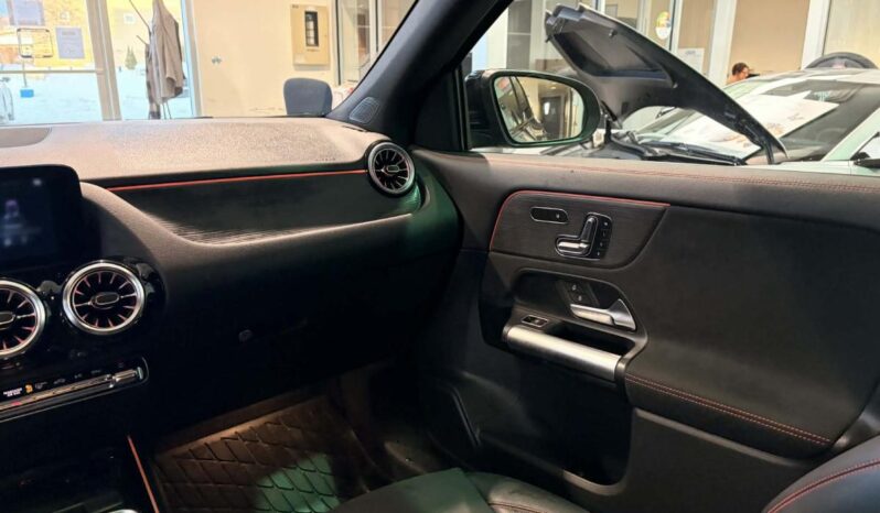 
								2023 Mercedes-Benz GLA 4matic Suv full									