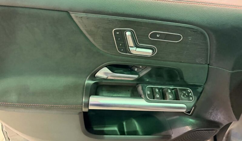 
								2023 Mercedes-Benz GLA 4matic Suv full									