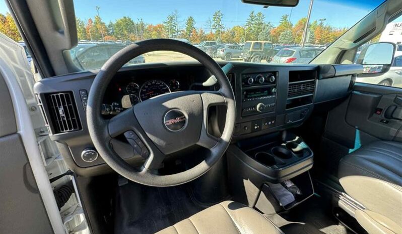 
								2024 GMC Savana Cargo 2500 Regular full									