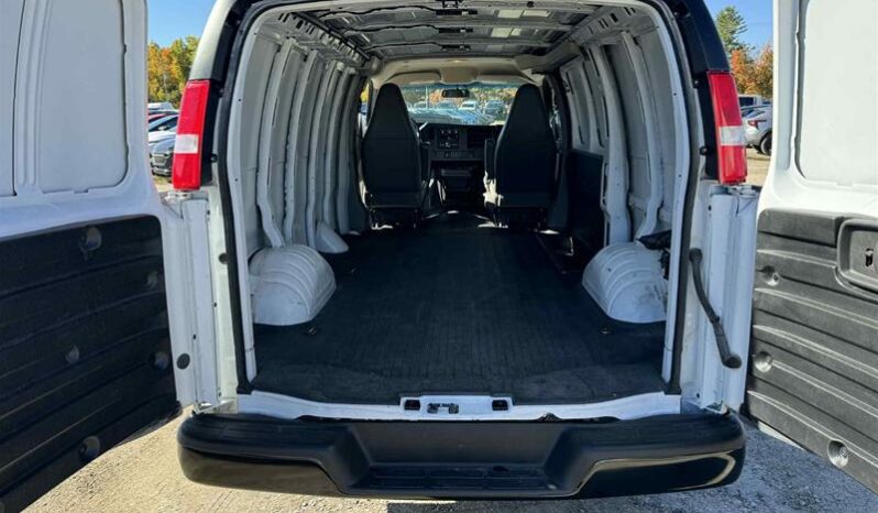 
								2024 GMC Savana Cargo 2500 Regular full									