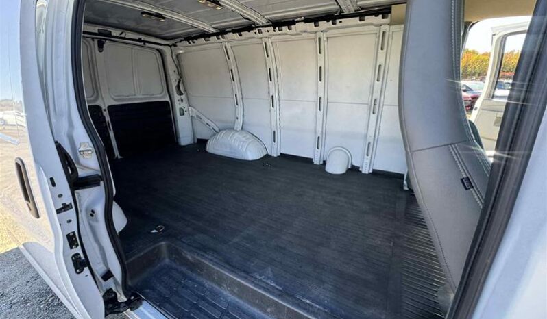 
								2024 GMC Savana Cargo 2500 Regular full									