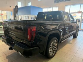 2026 GMC Sierra 1500 Crew Cab Short Box 4