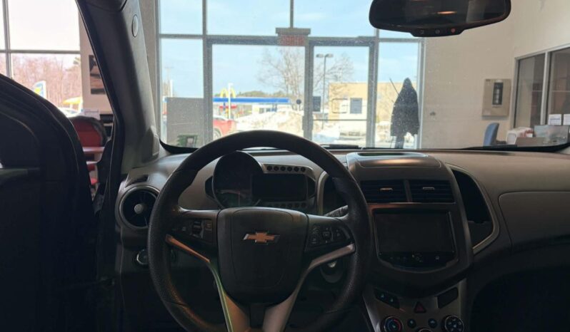 
								2015 Chevrolet Sonic 4 Lt – 5mt full									