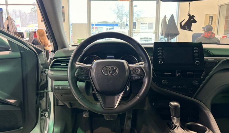 
								2024 Toyota Camry SE full									