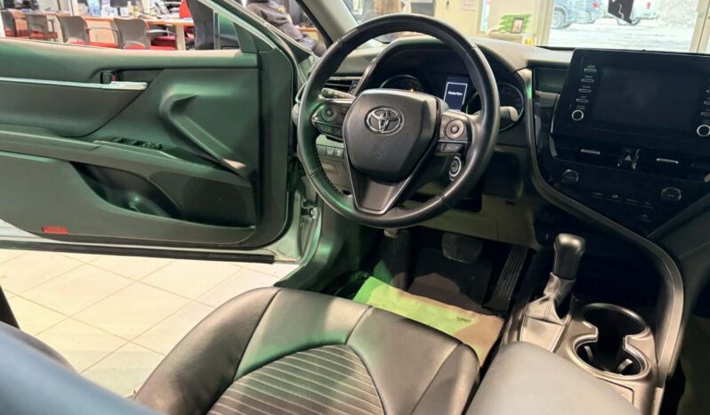 
								2024 Toyota Camry SE full									