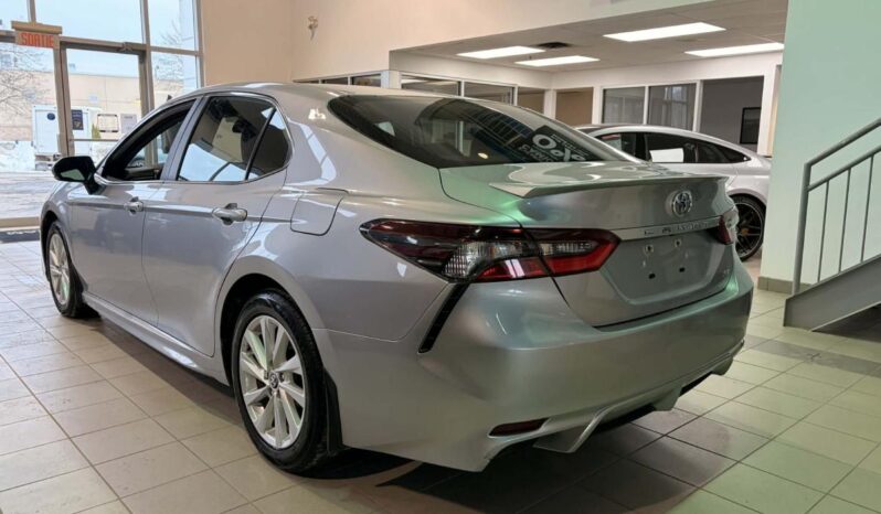 
								2024 Toyota Camry SE full									