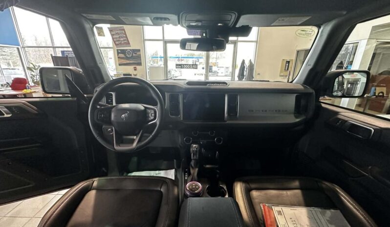 
								2025 Ford Bronco Outer Banks 4 Door full									