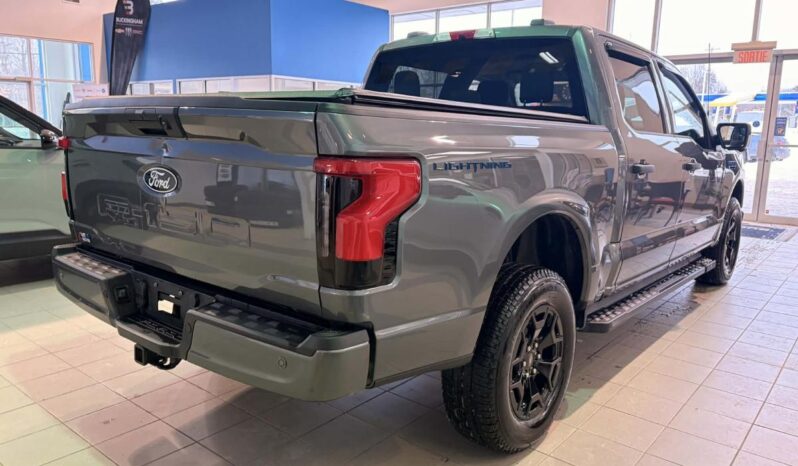 
								2025 Ford F-150 Lightning Xlt 4wd Supercrew full									