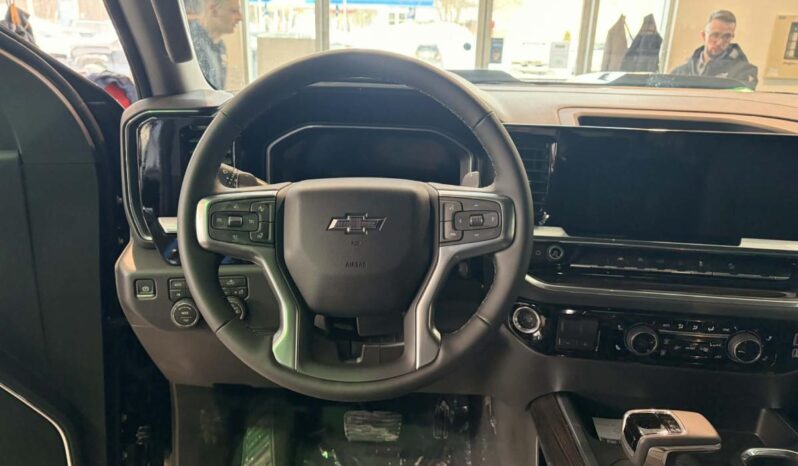 
								2026 Chevrolet Silverado 1500 Crew Cab Standard full									