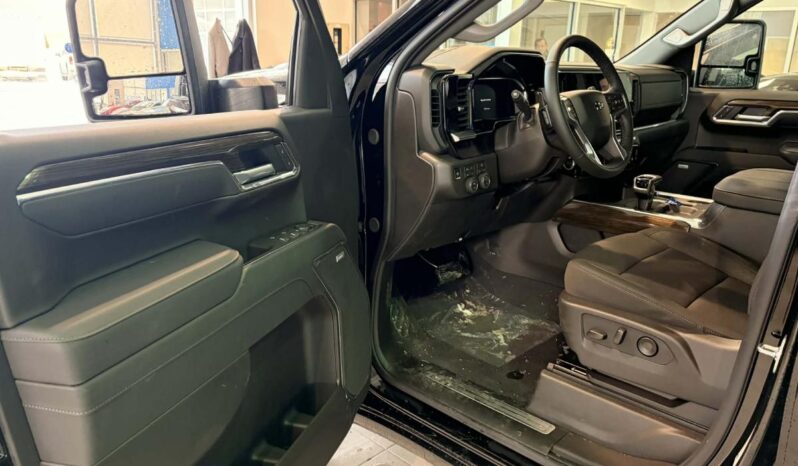 
								2026 Chevrolet Silverado 1500 Crew Cab Standard full									