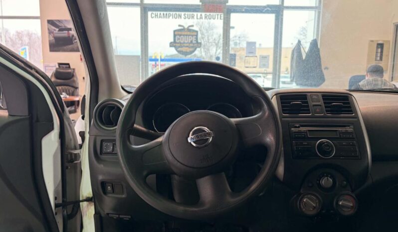 
								2012 Nissan Versa Sedan 1.6 S 5sp full									